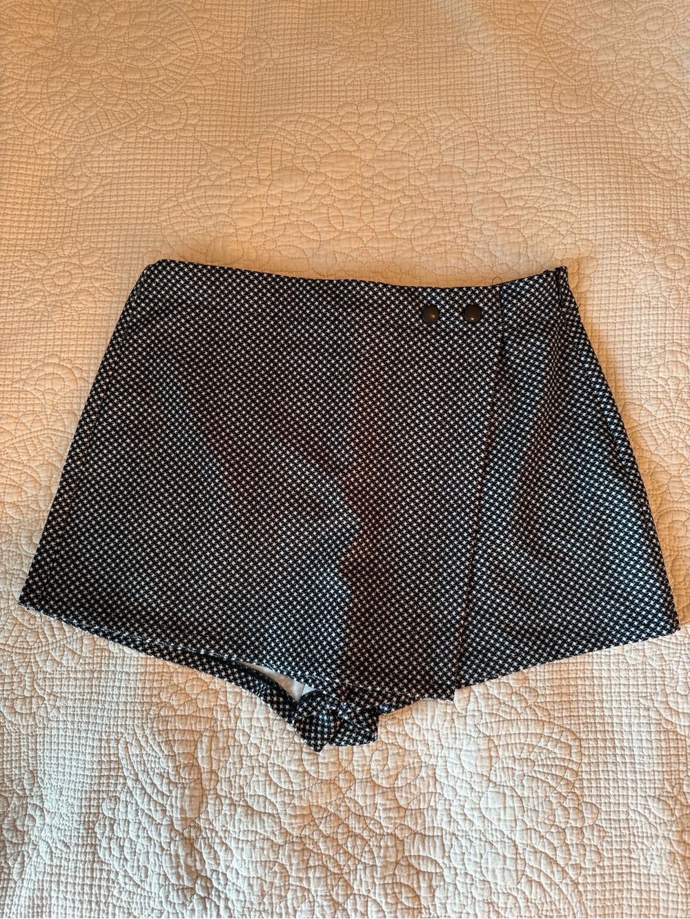 Sincerely Jules Black & White Microdot High-Rise Skort